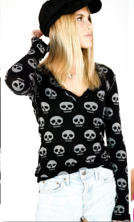 Black Skulls V-Neck